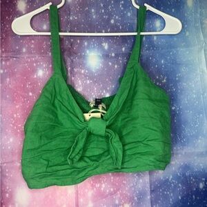 New Universal thread cropped shirt 🛍